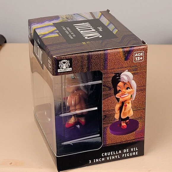 Disney Villains Cruella De Vil Mini Vinyl Figure Toy Collectible 101 Dalmatians - Picture 3 of 3